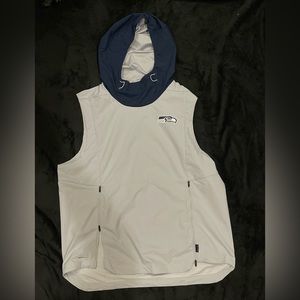 Practice & Game Worn Seahawks XL Warmup Sleeveless Jacket Water Resistant 5/8